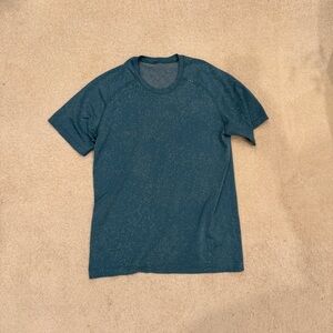 lululemon metal vent tech Short Sleeve shirt blue